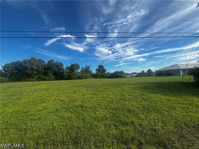 127 NW 5th TER, Cape Coral, FL 33993