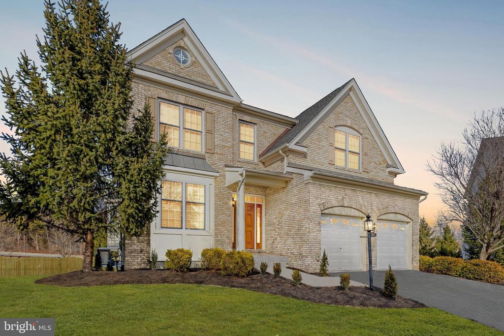 Image 1 of property listing at 23151 GLENORCHY CT, Ashburn, VA 20148