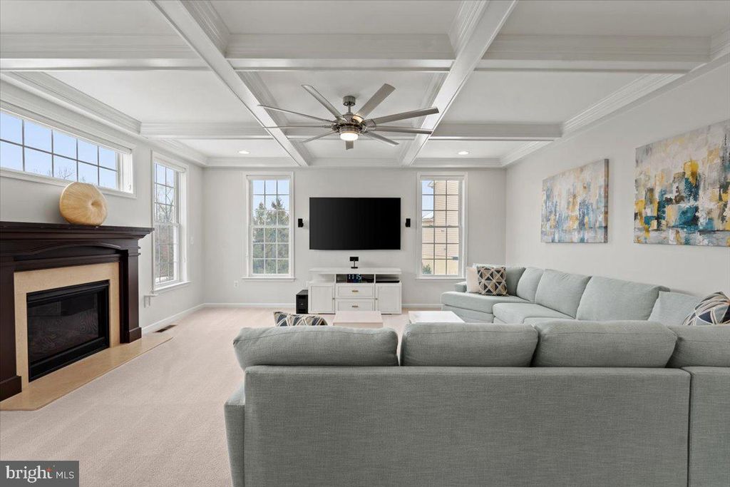 Image 21 of property listing at 23151 GLENORCHY CT, Ashburn, VA 20148