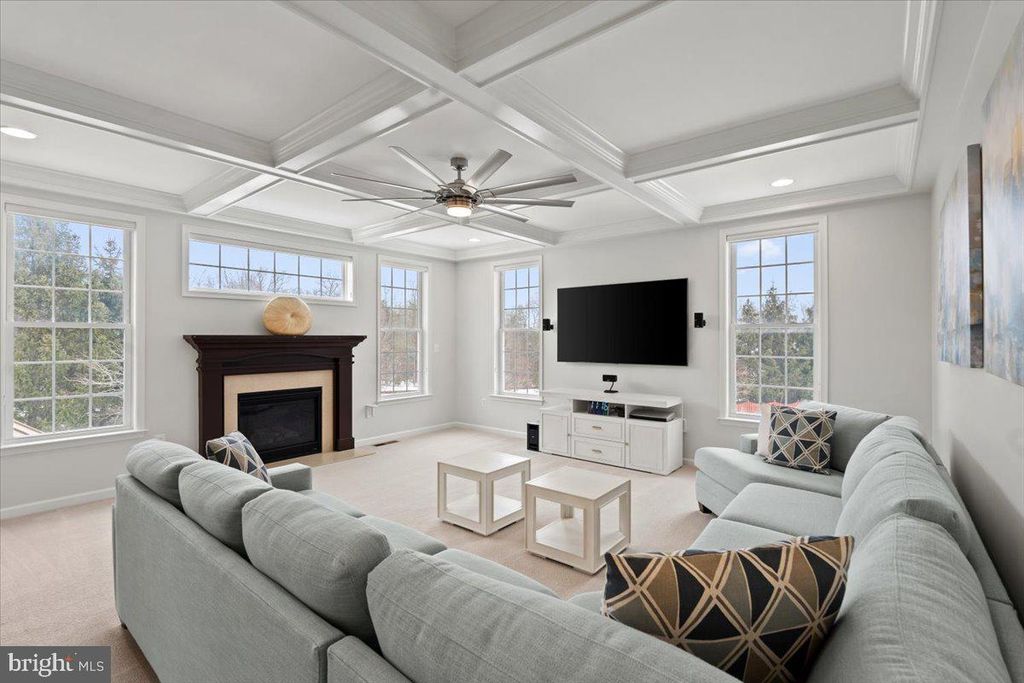 Image 22 of property listing at 23151 GLENORCHY CT, Ashburn, VA 20148