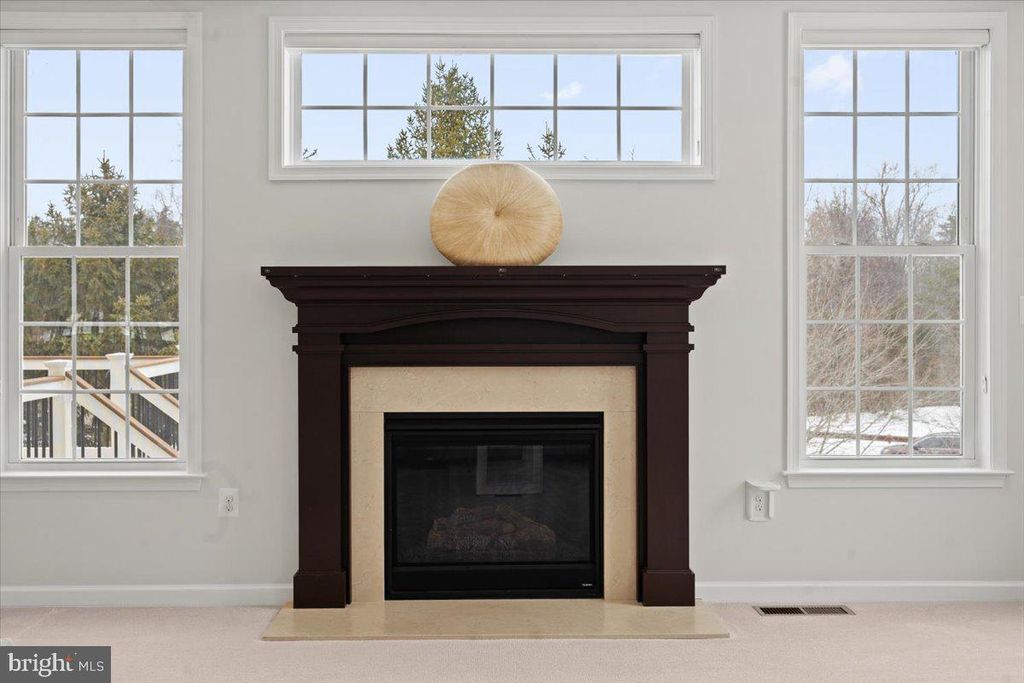 Image 23 of property listing at 23151 GLENORCHY CT, Ashburn, VA 20148