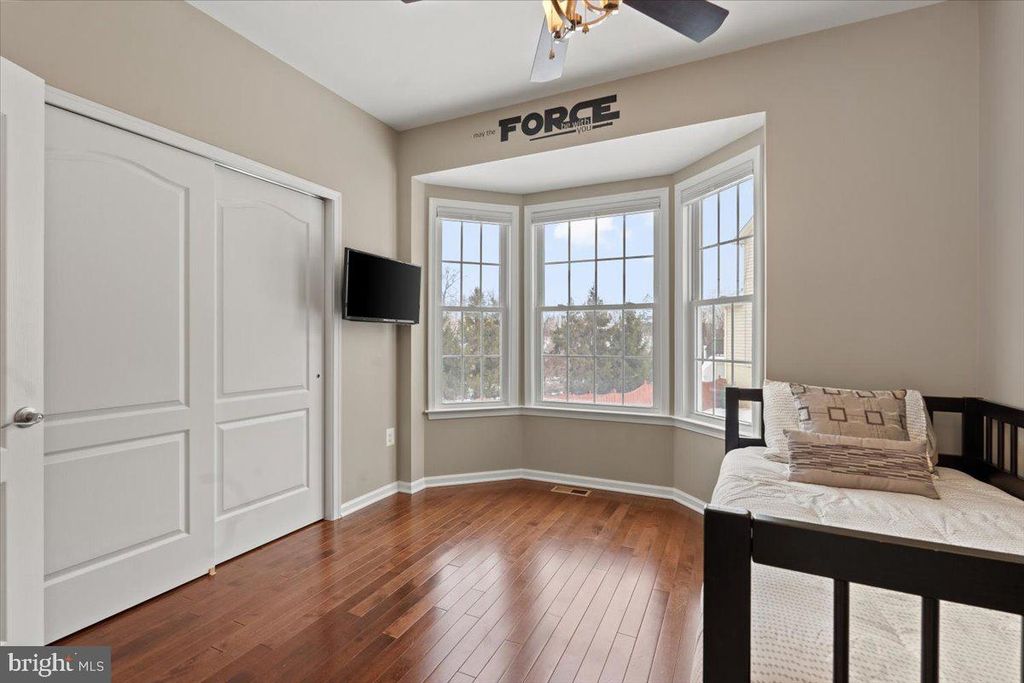 Image 27 of property listing at 23151 GLENORCHY CT, Ashburn, VA 20148