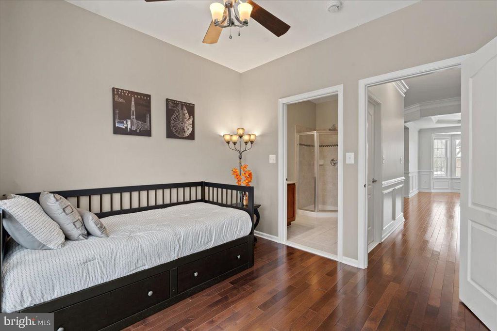 Image 28 of property listing at 23151 GLENORCHY CT, Ashburn, VA 20148