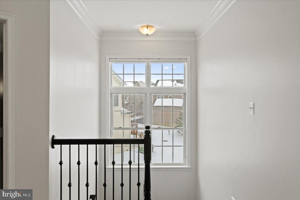 Image 31 of property listing at 23151 GLENORCHY CT, Ashburn, VA 20148