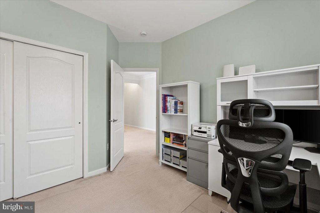 Image 40 of property listing at 23151 GLENORCHY CT, Ashburn, VA 20148