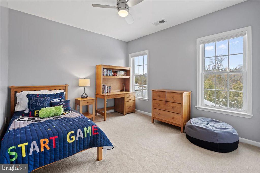 Image 43 of property listing at 23151 GLENORCHY CT, Ashburn, VA 20148