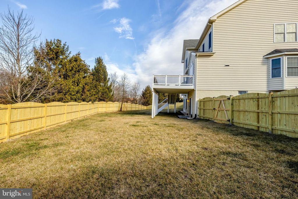 Image 64 of property listing at 23151 GLENORCHY CT, Ashburn, VA 20148