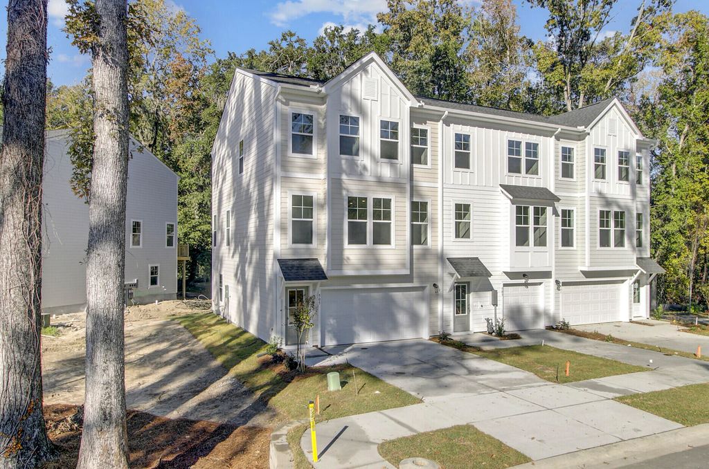 453 Caledon Court, Johns Island, SC 29455