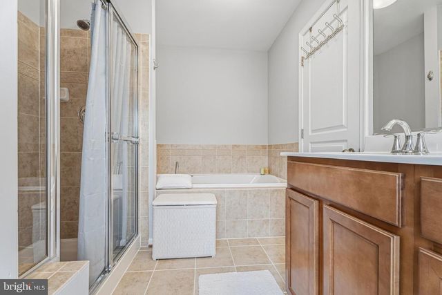 8876 PADDOCK LN, Baltimore, MD 21234