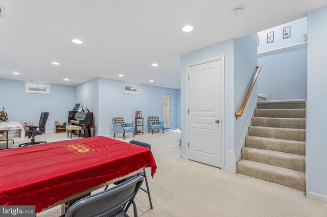 8876 PADDOCK LN, Baltimore, MD 21234