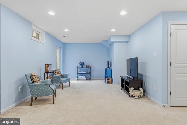 8876 PADDOCK LN, Baltimore, MD 21234