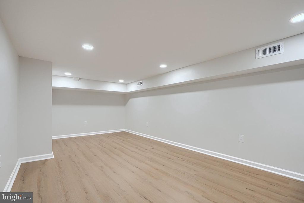 Image 34 of property listing at 143 RIGDON RD, Aberdeen, MD 21001