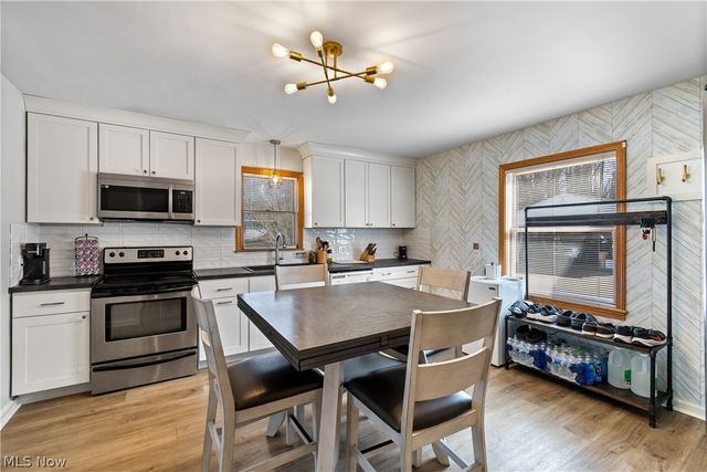 1170 Smith Kramer Street NE, Hartville, OH 44632