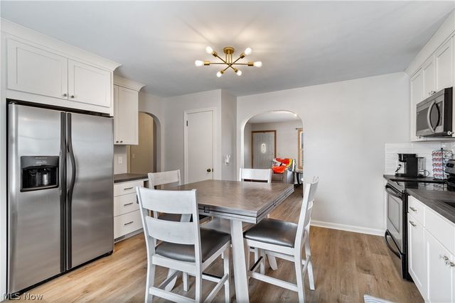 1170 Smith Kramer Street NE, Hartville, OH 44632