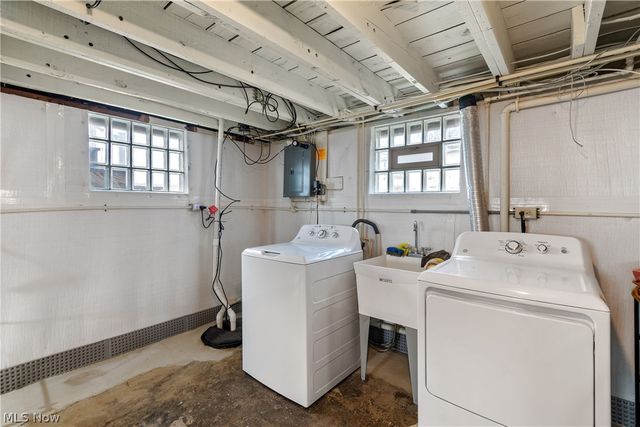 1170 Smith Kramer Street NE, Hartville, OH 44632