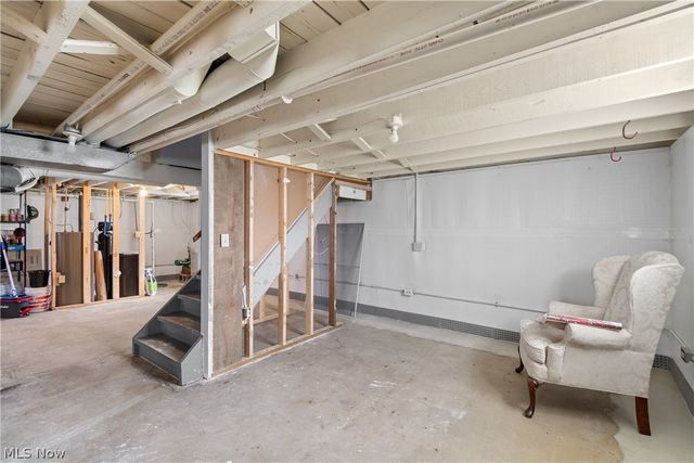 1170 Smith Kramer Street NE, Hartville, OH 44632