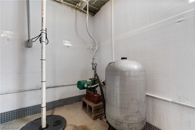 1170 Smith Kramer Street NE, Hartville, OH 44632