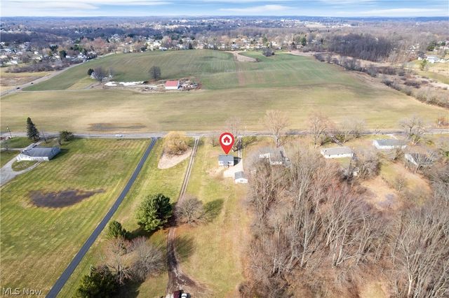 1170 Smith Kramer Street NE, Hartville, OH 44632