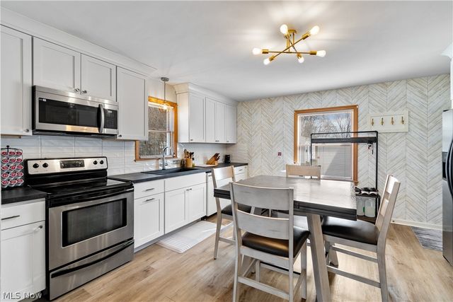 1170 Smith Kramer Street NE, Hartville, OH 44632