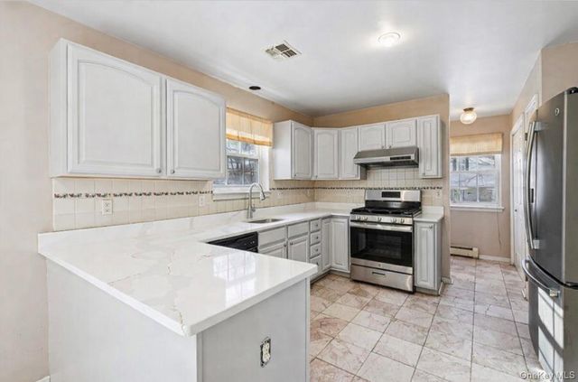 15 Surrey Lane, Harriman, NY 10926