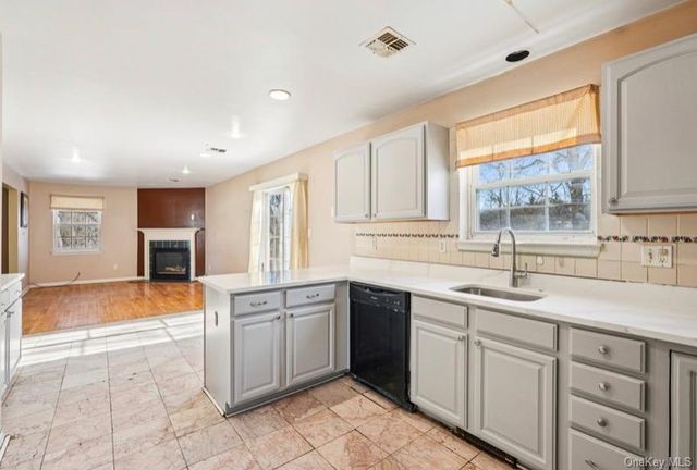 15 Surrey Lane, Harriman, NY 10926