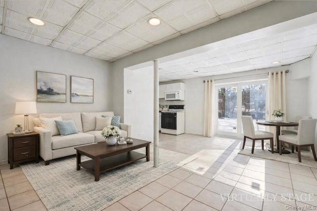 15 Surrey Lane, Harriman, NY 10926