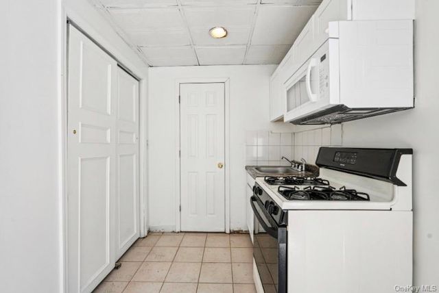 15 Surrey Lane, Harriman, NY 10926