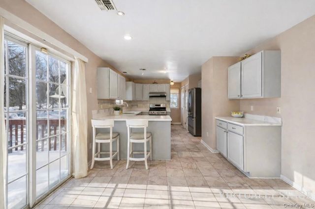 15 Surrey Lane, Harriman, NY 10926