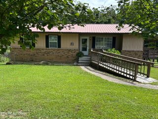 1041 Roysden Rd, Jamestown, TN 38556