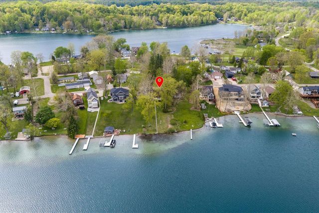 65351 E Peninsula Drive, Cassopolis, MI 49031