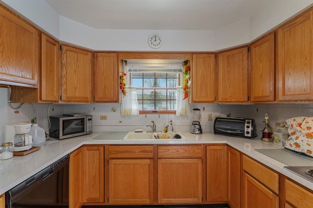 65351 E Peninsula Drive, Cassopolis, MI 49031