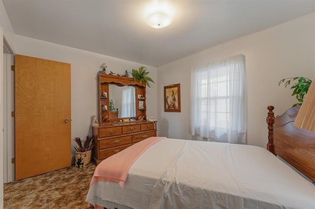 65351 E Peninsula Drive, Cassopolis, MI 49031