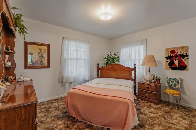 65351 E Peninsula Drive, Cassopolis, MI 49031