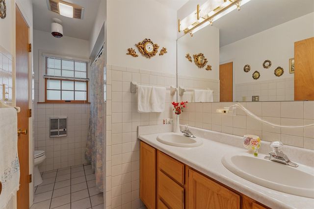 65351 E Peninsula Drive, Cassopolis, MI 49031