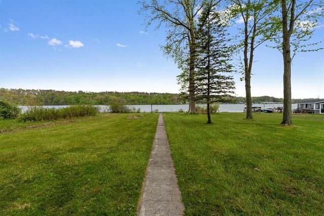 65351 E Peninsula Drive, Cassopolis, MI 49031