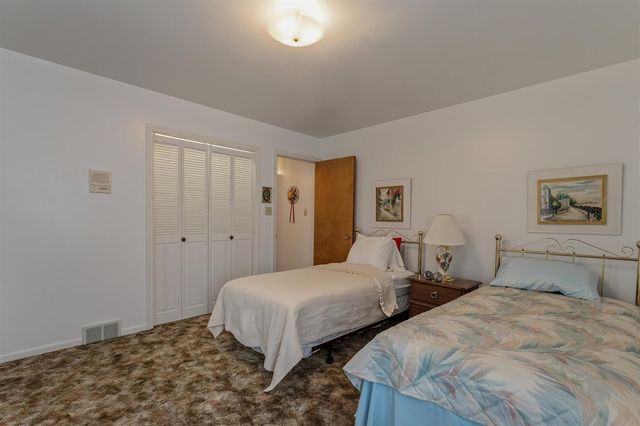 65351 E Peninsula Drive, Cassopolis, MI 49031