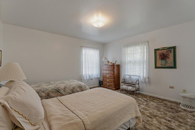 65351 E Peninsula Drive, Cassopolis, MI 49031