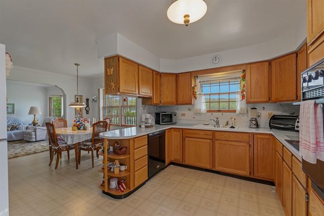 65351 E Peninsula Drive, Cassopolis, MI 49031