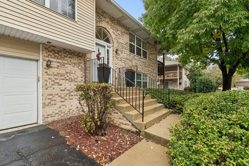 959 Elderberry Circle 107, Naperville, IL 60563 — photo 2