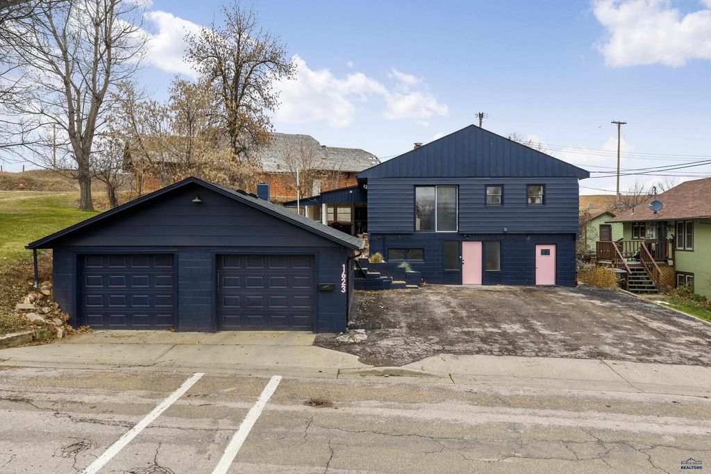 1623 3RD ST, Sturgis, SD 57785