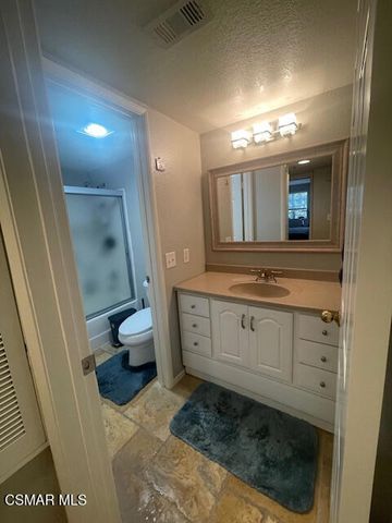 5744 Oak Bend Lane 305, Oak Park, CA 91377