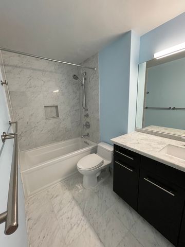 211 E OHIO Street 1013, Chicago, IL 60611