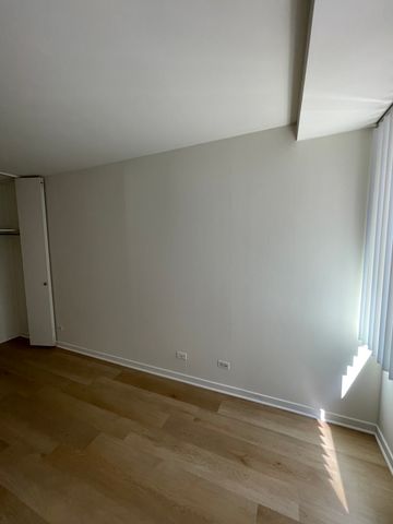 211 E OHIO Street 1013, Chicago, IL 60611