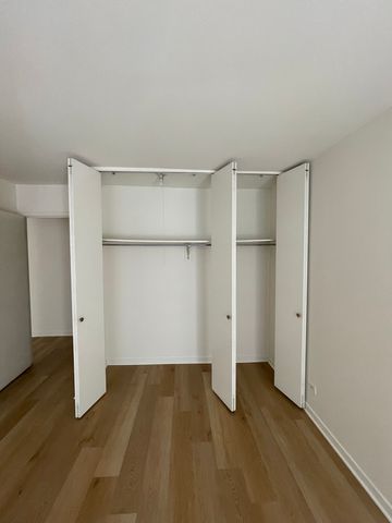 211 E OHIO Street 1013, Chicago, IL 60611