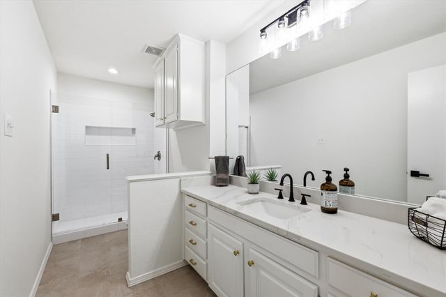413 Blue Jay Court, Bedford, TX 76021