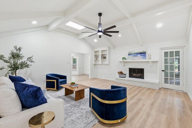 413 Blue Jay Court, Bedford, TX 76021