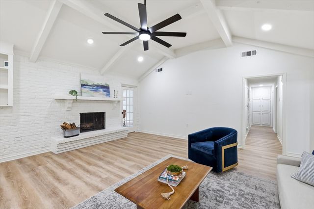413 Blue Jay Court, Bedford, TX 76021