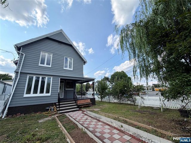 39 Pangborn Place, Hackensack, NJ 07601