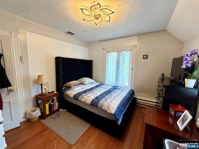 39 Pangborn Place, Hackensack, NJ 07601