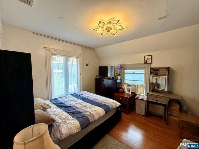39 Pangborn Place, Hackensack, NJ 07601